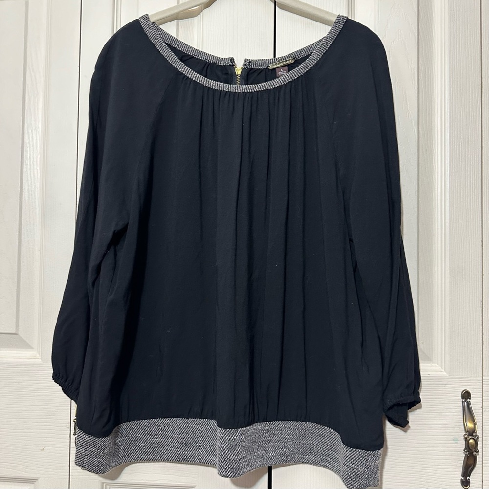 Dana Buchman Women’s Size L Knit Lined Black Pleated Crewneck Blouse Back Zipper - Picture 8 of 8